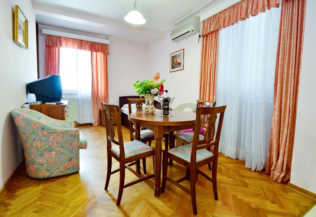 Villa Velzon Guesthouse Μπούντβα Εξωτερικό φωτογραφία